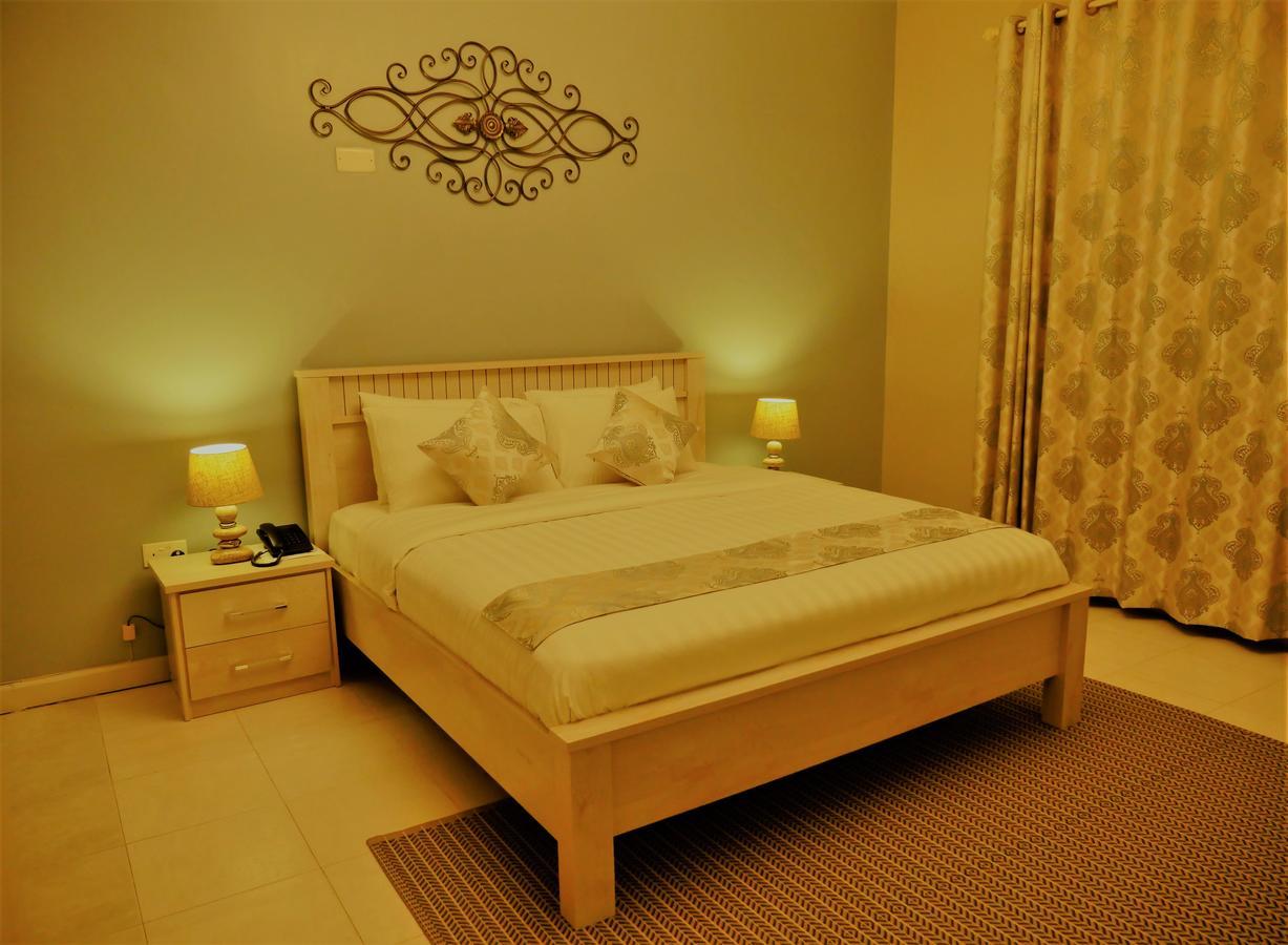 Ivory Castle Limited Hotel Кампала Екстериор снимка