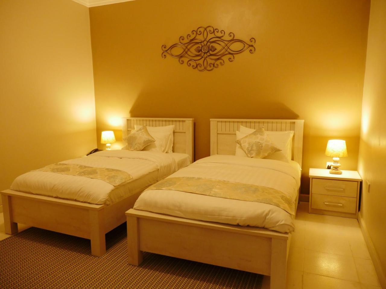 Ivory Castle Limited Hotel Кампала Екстериор снимка